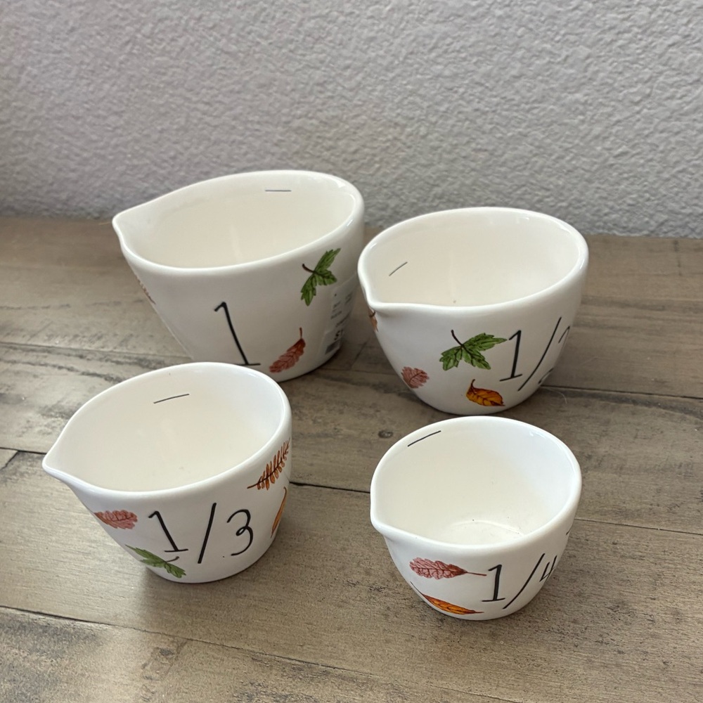 Rae Dunn Fall Critters measuring cups. - Picture 6 of 8